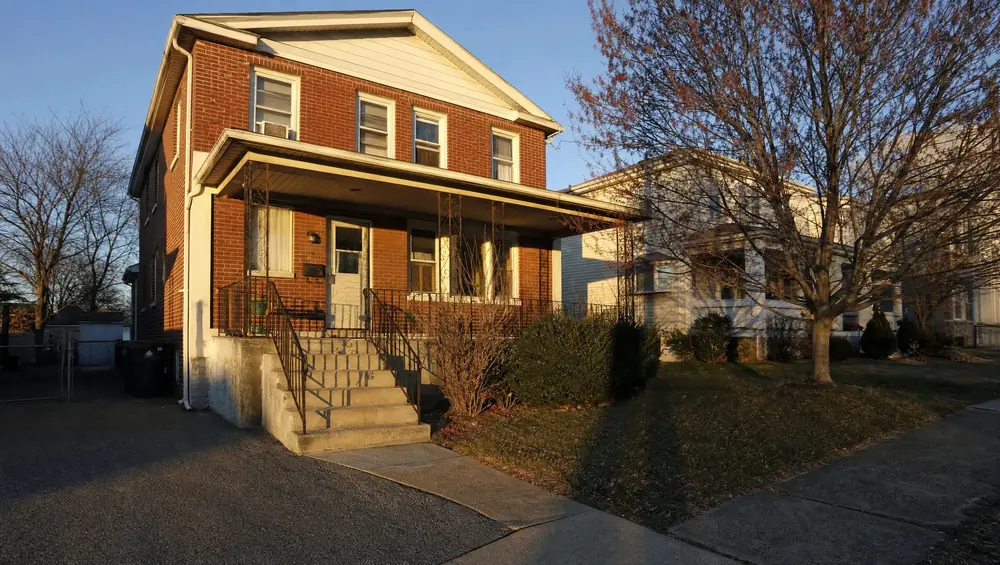 Short sale vs cash sale